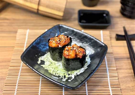 Spicy Salmon Gunkan